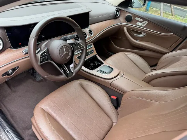 Mercedes-Benz E-Class — Фото автомобиля 12
