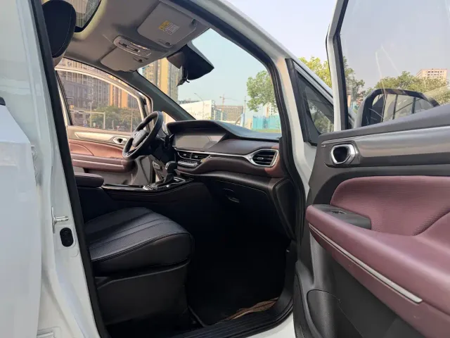 GAC Trumpchi M6 — Фото автомобиля 13