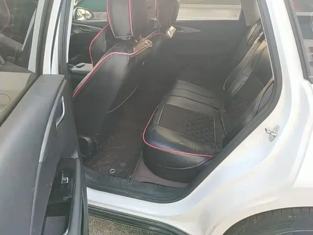 Wuling Starlight — Фото автомобиля 16
