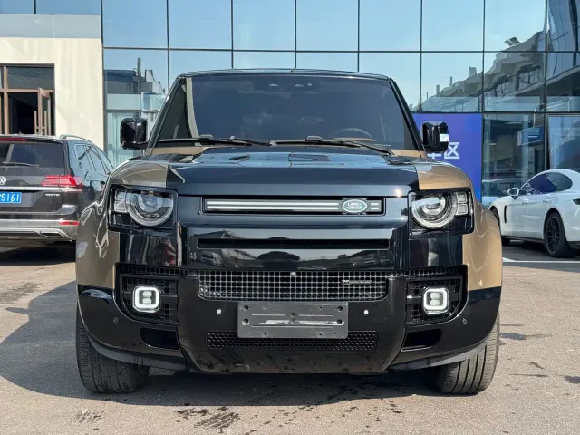 Land Rover Defender — Фото автомобиля 2