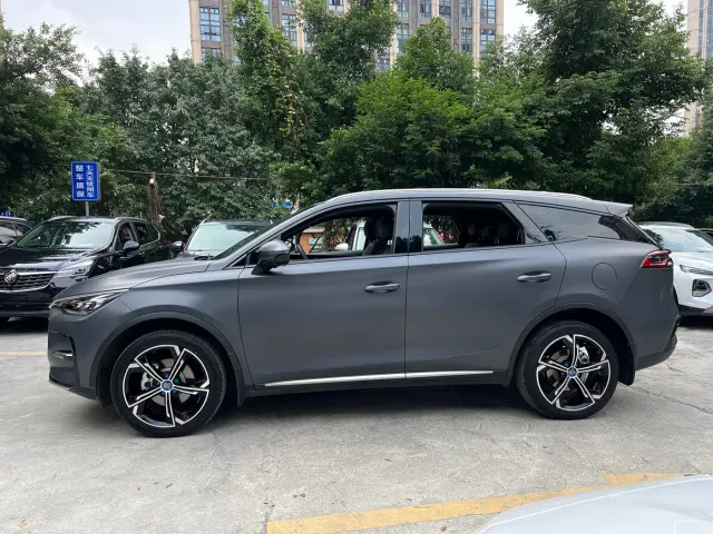 BYD Tang — Фото автомобиля 4