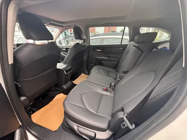 Toyota Highlander — Фото автомобиля 9