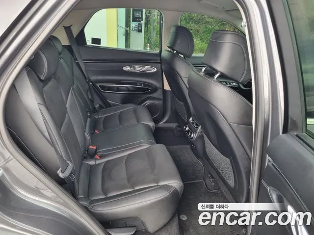 Genesis GV70 — Фото автомобиля 18