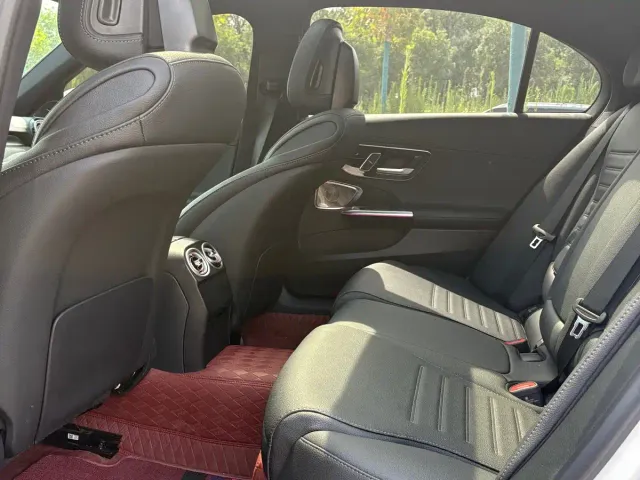 Mercedes-Benz C-Class — Фото автомобиля 12