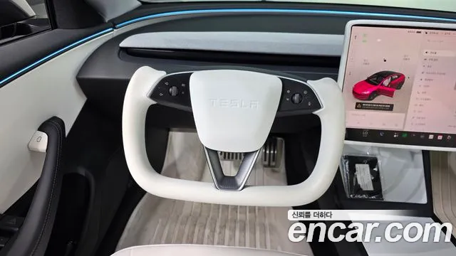 Tesla Model 3 — Фото автомобиля 13