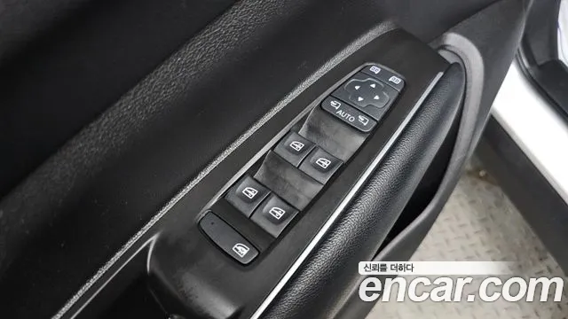 Renault-KoreaSamsung QM6 Новый QM6 2.0 LPe LE Signature 2WD — Фото автомобиля 13