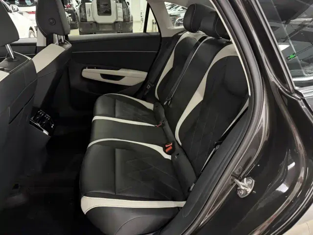 Volkswagen Sagitar — Фото автомобиля 12