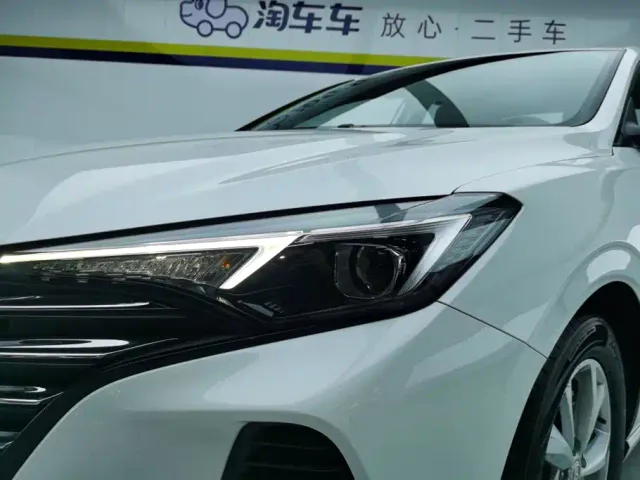 Changan Eado — Фото автомобиля 5