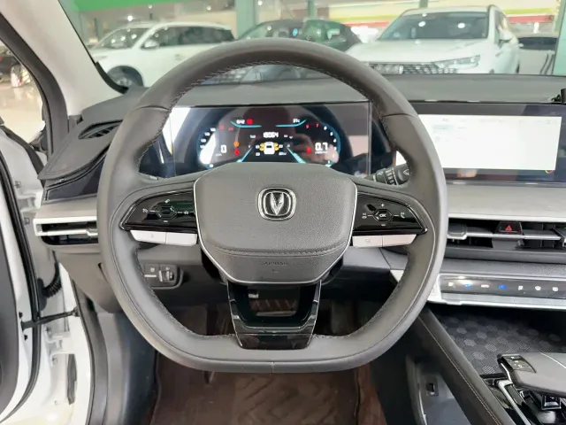 Changan Eado — Фото автомобиля 18