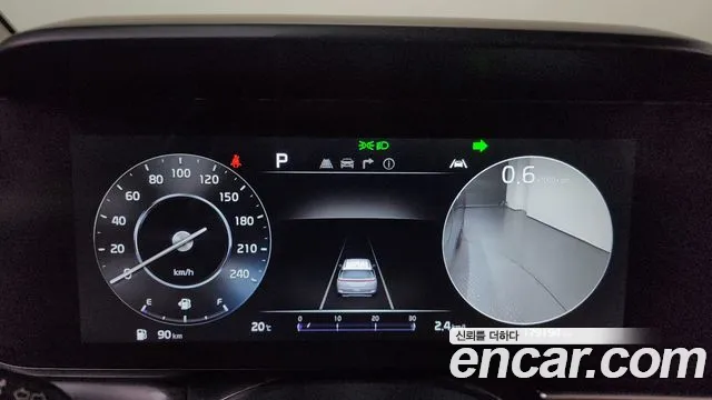 Kia Carnival Generation 4 — Фото автомобиля 11