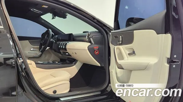 Mercedes-Benz A-Class W177 — Фото автомобиля 10