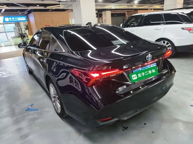 Toyota Avalon — Фото автомобиля 4