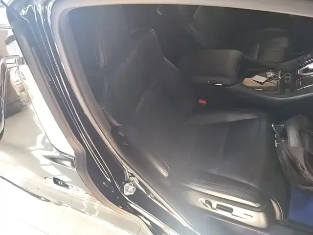 Toyota Alphard — Фото автомобиля 24