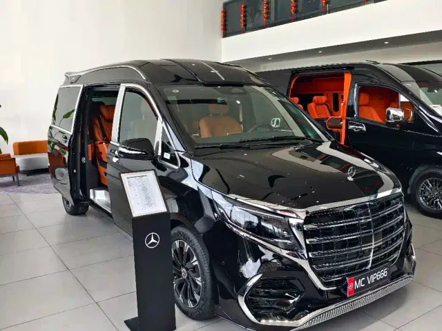 Mercedes-Benz V-Class — Фото автомобиля 2