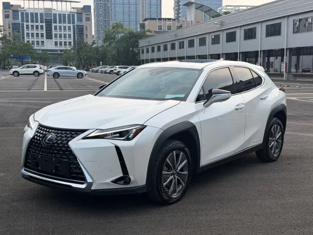 Фотография автомобиля — Lexus UX
