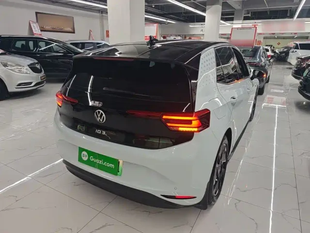 Volkswagen ID.3 — Фото автомобиля 6