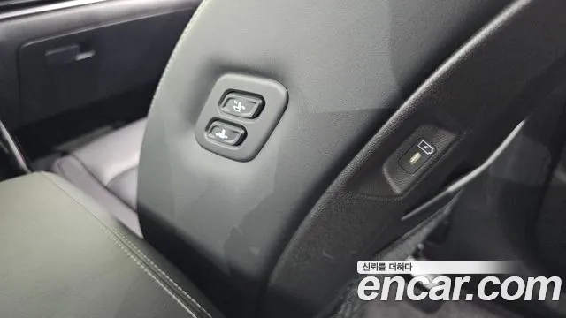 Kia Sorento Новый Sorento 4 поколение Бензин 2.5T 2WD — Фото автомобиля 18