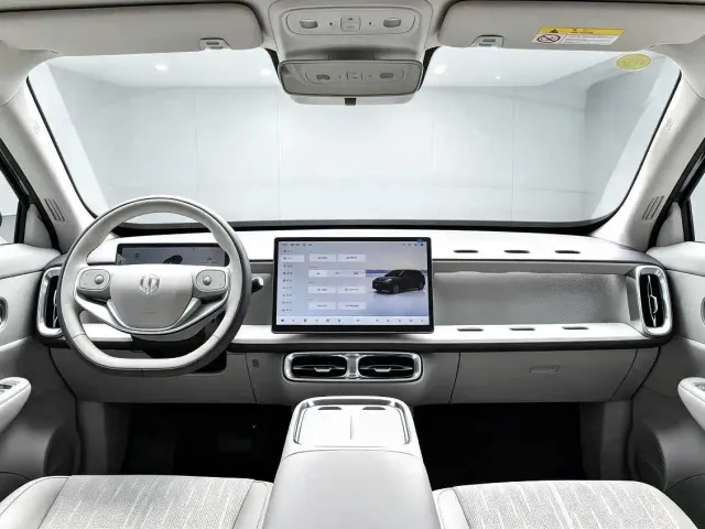 Leapmotor B10 — Фото автомобиля 5
