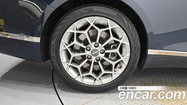 Genesis G80 Бензин 2.5 турбо AWD — Фото автомобиля 5