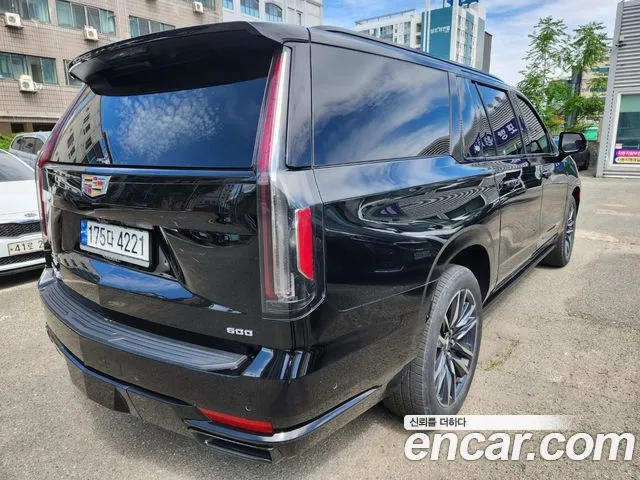 Cadillac Escalade Generation 5 — Фото автомобиля 2
