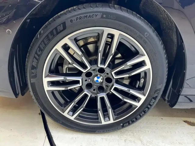 BMW 5 Series — Фото автомобиля 19
