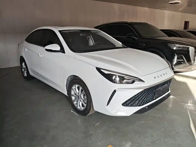 Roewe i5 — Фото автомобиля 3