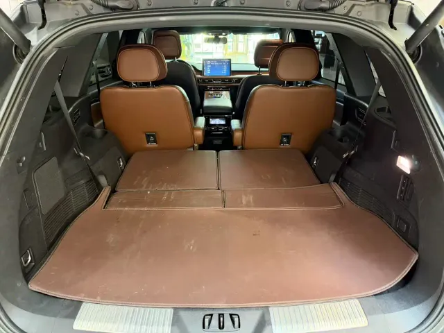 Lincoln Aviator — Фото автомобиля 9
