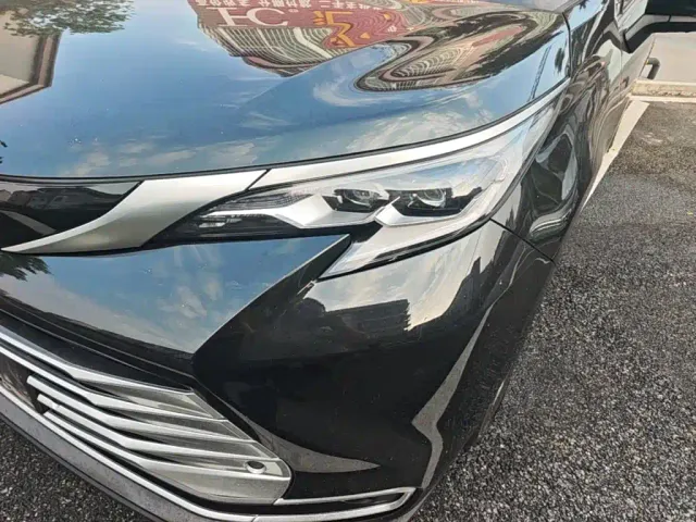 Toyota Sienna — Фото автомобиля 23