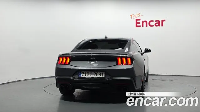 Ford Mustang — Фото автомобиля 4