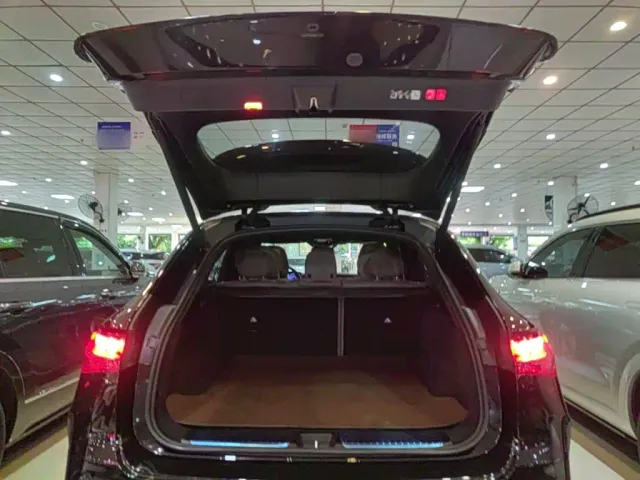 Mercedes-Benz EQE SUV — Фото автомобиля 18
