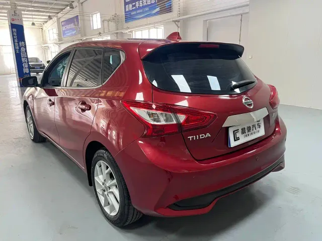 Nissan Tiida — Фото автомобиля 6