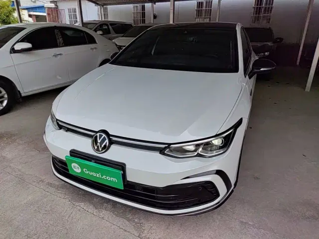 Фотография автомобиля — Volkswagen Golf
