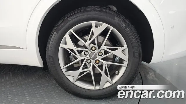 Genesis GV70 2.5T Бензин AWD — Фото автомобиля 20