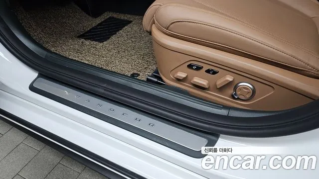 Hyundai Grandeur GN7 — Фото автомобиля 30