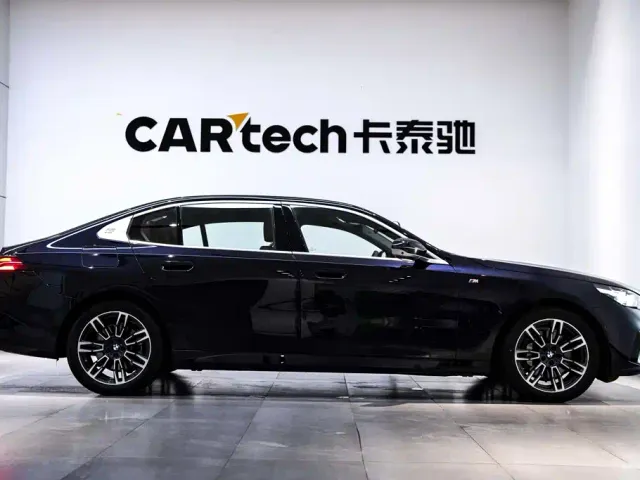 BMW 5 Series — Фото автомобиля 5