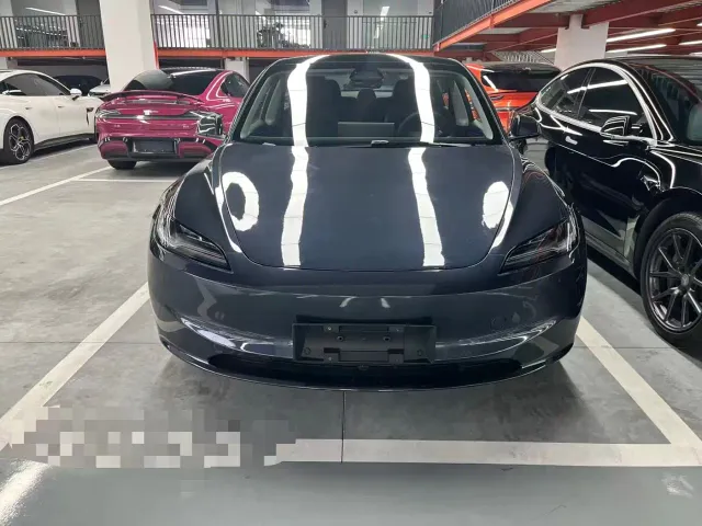 Tesla Model 3 — Фото автомобиля 2