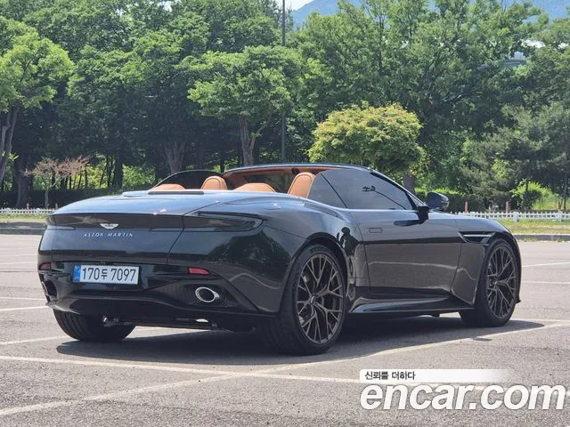 Astonmartin DB12 — Фото автомобиля 4