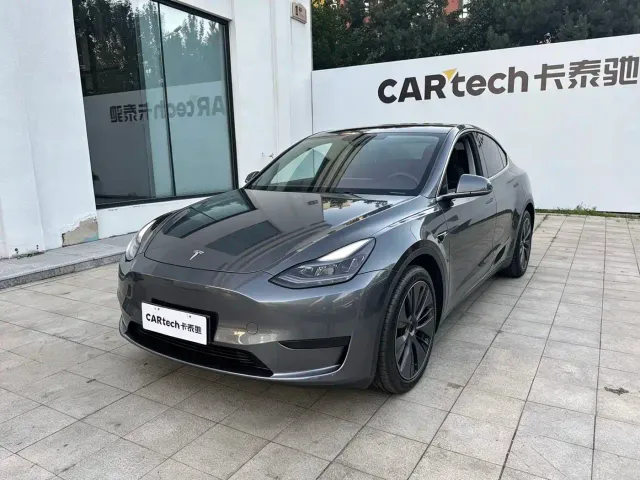 Фотография автомобиля — Tesla Model Y