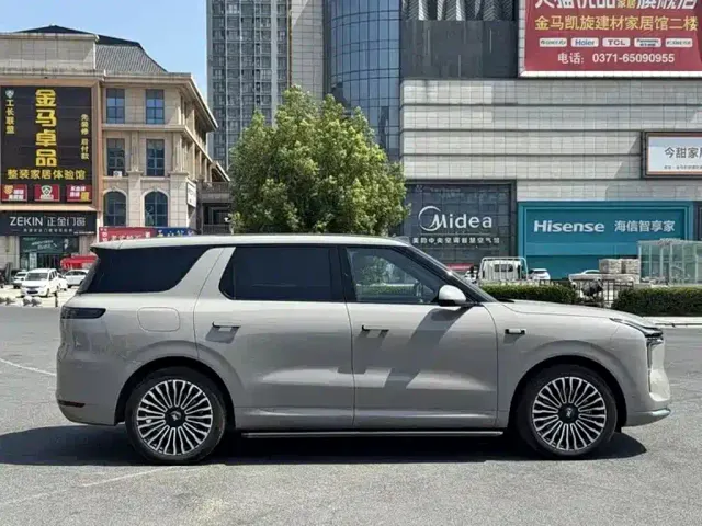 IM Motors LS8 — Фото автомобиля 16