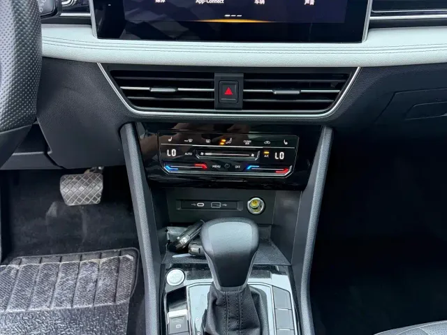Volkswagen Tiguan L — Фото автомобиля 12