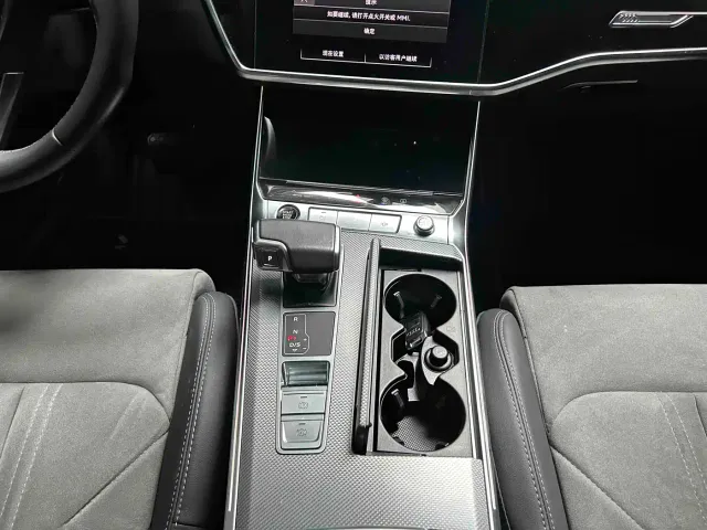 Audi A6L — Фото автомобиля 18
