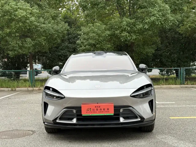 Xiaomi YU7 — Фото автомобиля 2