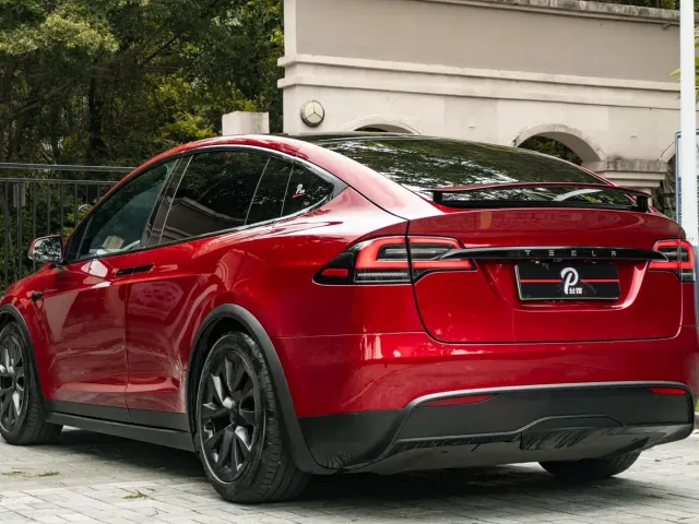Tesla Model X — Фото автомобиля 4