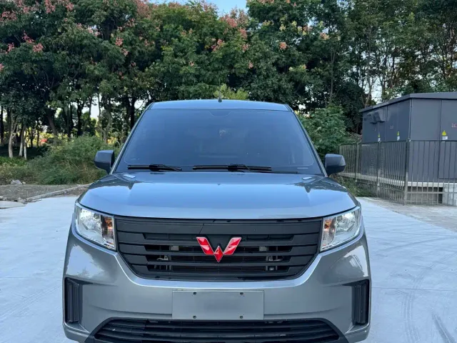 Wuling Hongguang Plus — Фото автомобиля 2