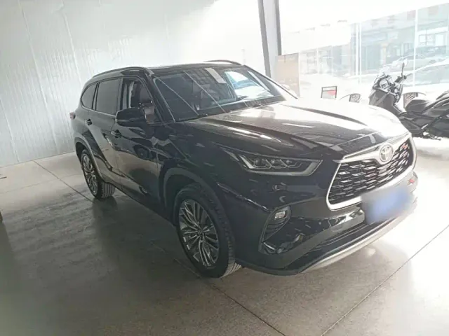 Toyota Highlander — Фото автомобиля 3
