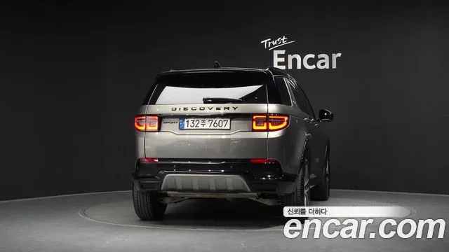 Land Rover Discovery Sport — Фото автомобиля 3
