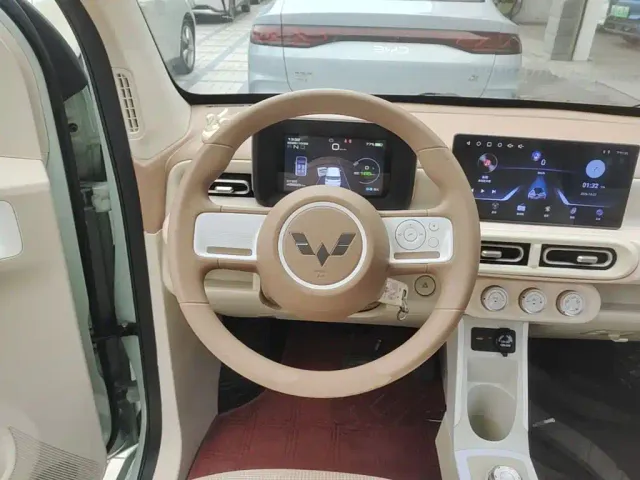 Wuling Hongguang Mini EV — Фото автомобиля 10