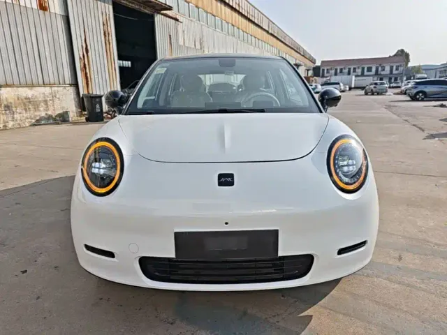 JAC Yiwei 3 — Фото автомобиля 2