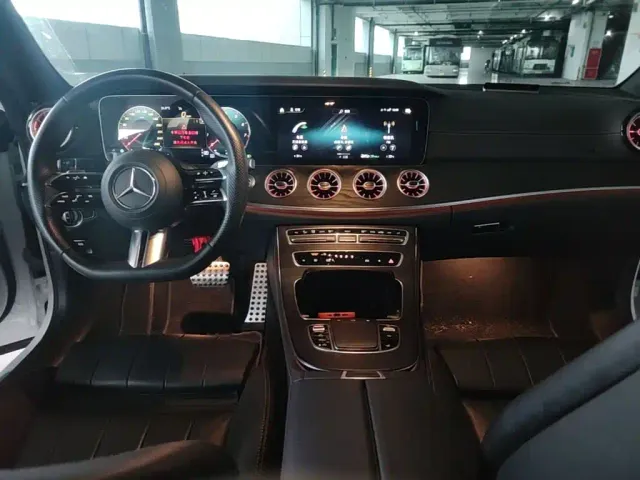 Mercedes-Benz E-Class — Фото автомобиля 11