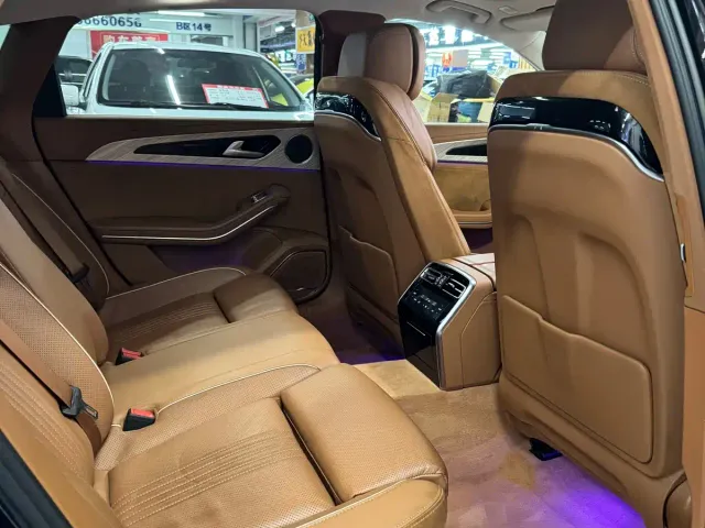Hongqi H9 — Фото автомобиля 11